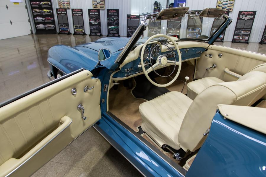 Интерьер Mercedes-Benz 190 SL (Bm.121.042) 1962 года  (фото 58 из 175)